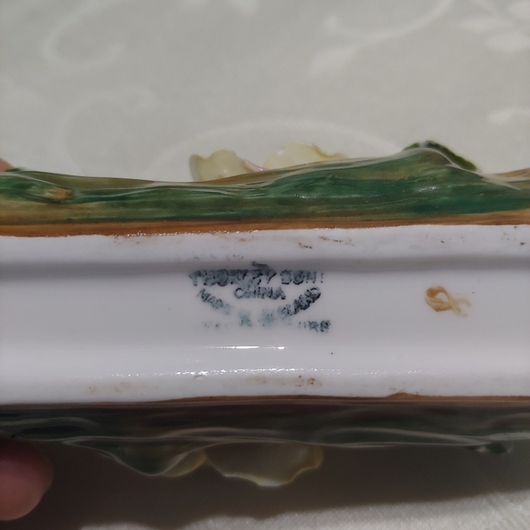 Thorley Bone China Log w/Flowers - Picture 9 of 10